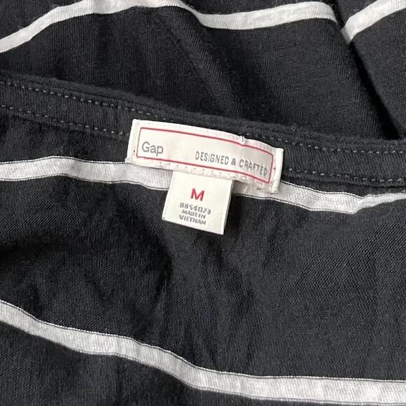 Gap Size Medium Black White Striped Knit Lightweight Tee Top Dark Coastal Prep - Picture 5 of 10